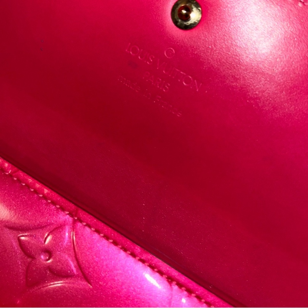 LOUIS VUITTON vernis wallet on a chain, hot pink, y2k vintage, AUTHENTIC - Picture 2 of 8